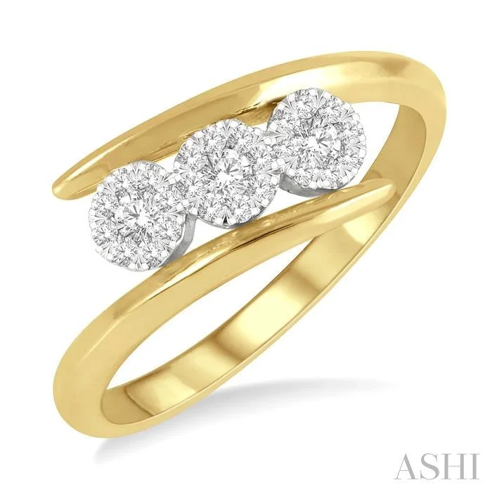 anniversary necklaces for women -ROUND SHAPE 3 STONE LOVEBRIGHT DIAMOND FASHION RING