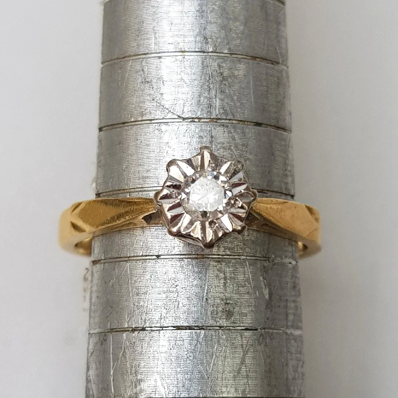 gemstone cocktail rings -18k Gold Diamond Solitaire Daisy Style Ring 0.15cts Size U.K L Vintage Circa 1950