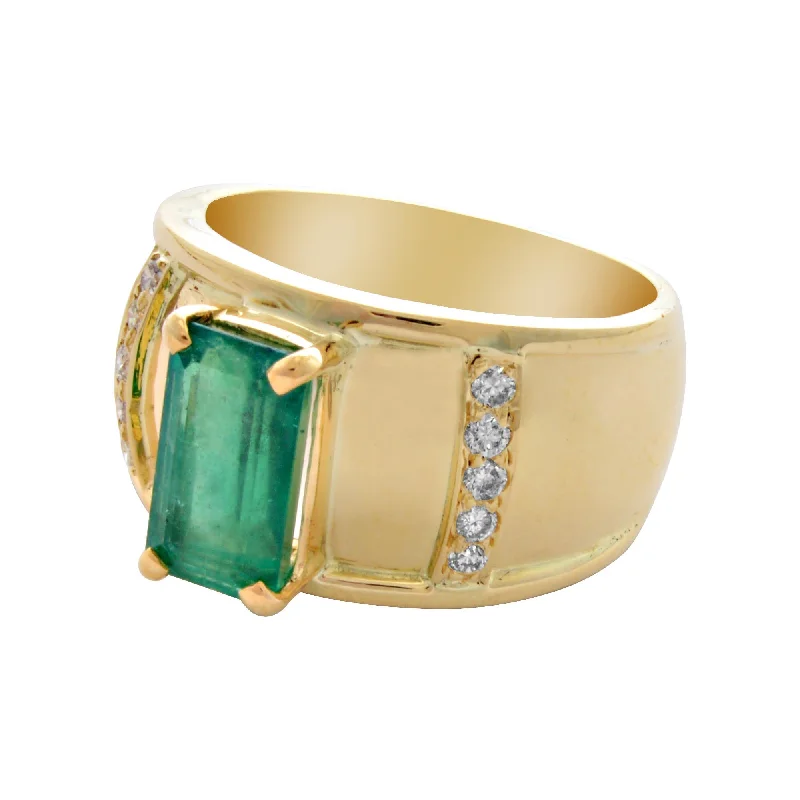 minimalist rings for women -Ring- Emerald And Diamond